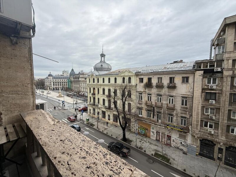 Calea Victoriei, Bloc Romarta, Universitate Metrou, de inchiriat 2 camere.