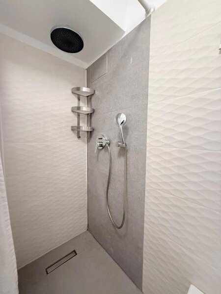 Calea Victoriei, Bloc Romarta, Universitate Metrou, de inchiriat 2 camere.